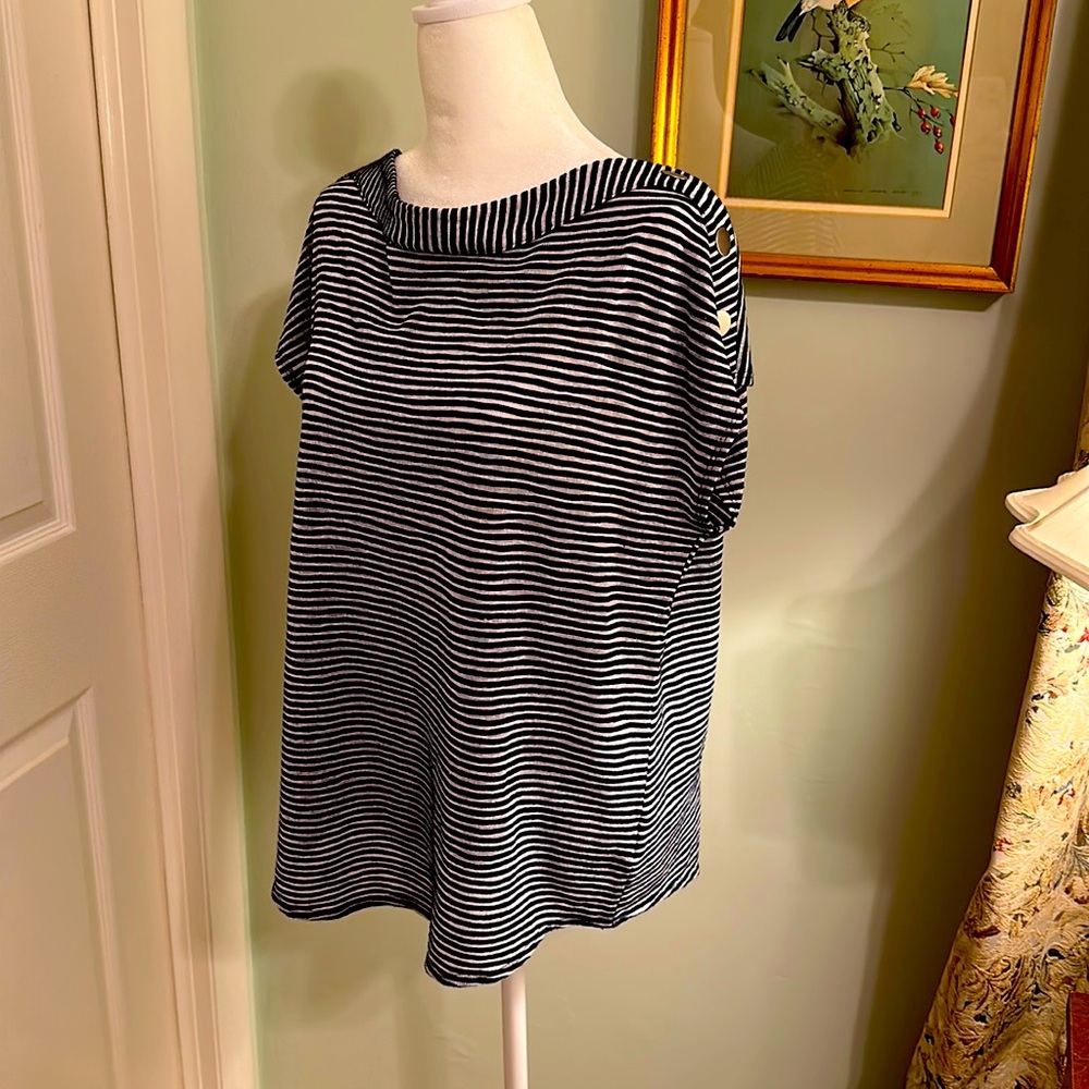 Size XL New York & Company navy and white stripe knit top